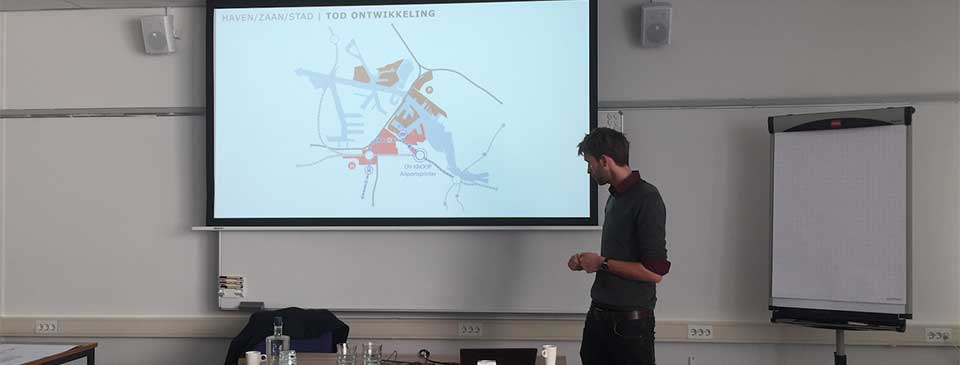 Presentatie in een werkatelier